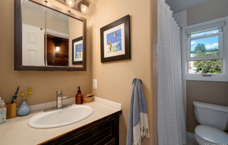 1005 Village Lane Photo