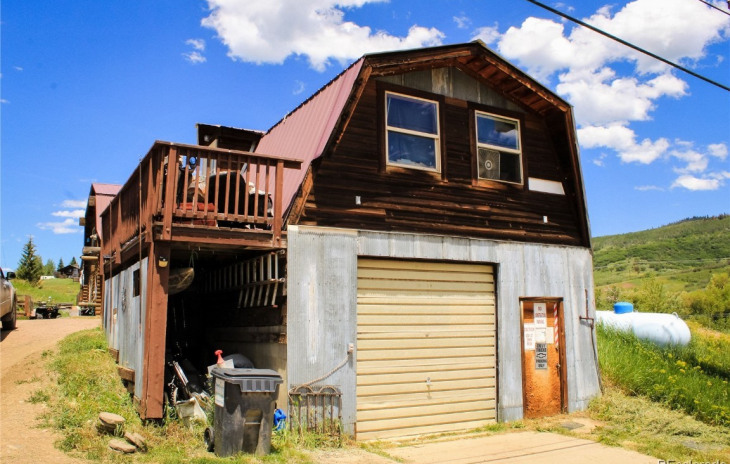 201 W Lincoln Avenue Photo