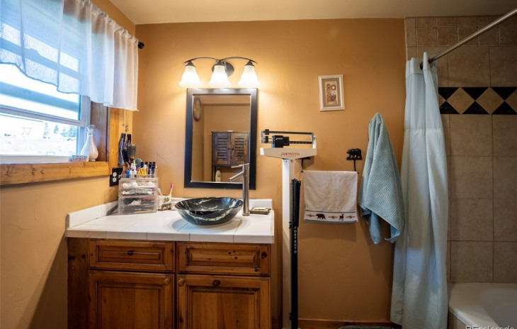 21505 4th Avenue Photo
