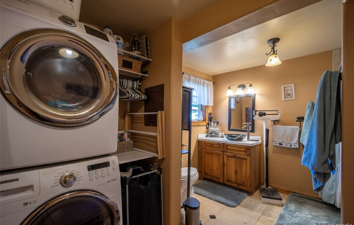 21505 4th Avenue Photo