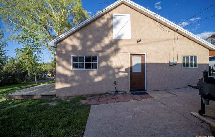 21505 4th Avenue Photo
