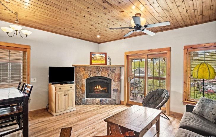 3069 Aspen Leaf Way Photo