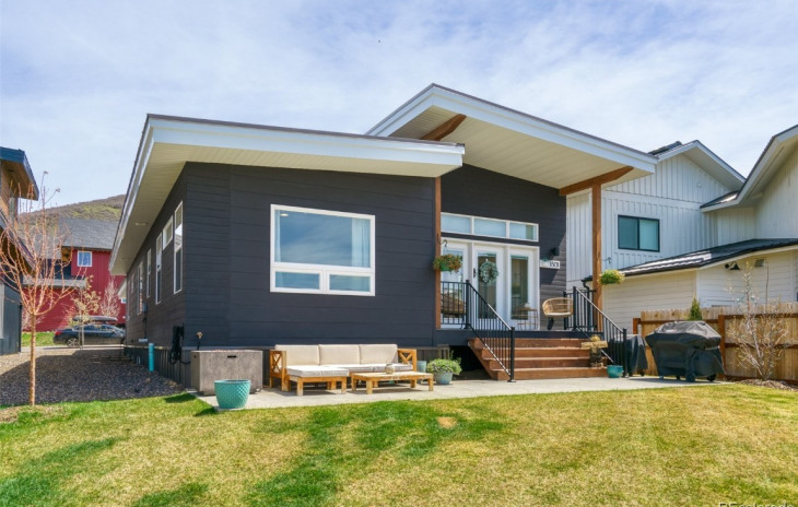 1501 Sunset Way Photo