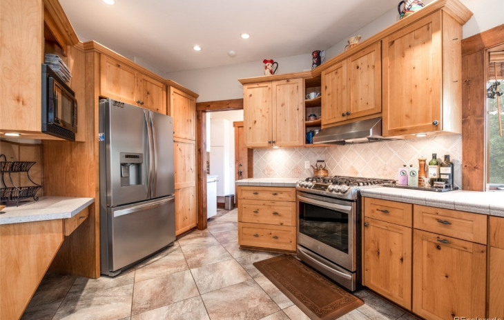 2048 Homestead Court Photo