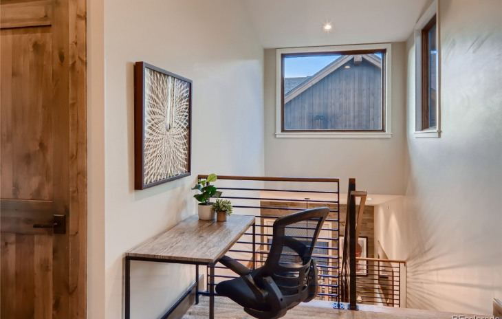 1466 Bangtail Way Photo