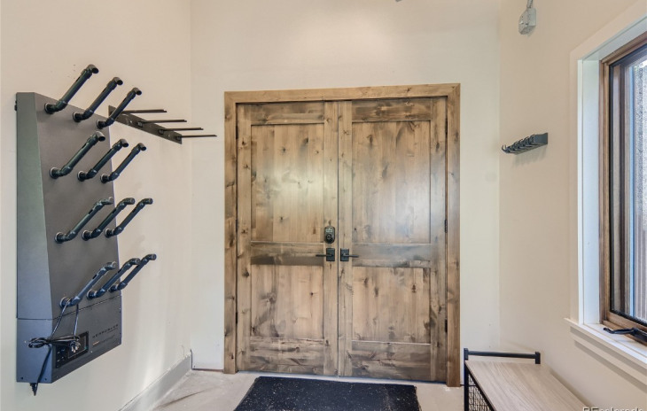 1466 Bangtail Way Photo