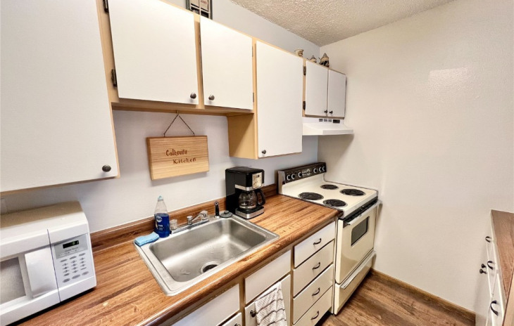 1320 Athens Plaza Photo