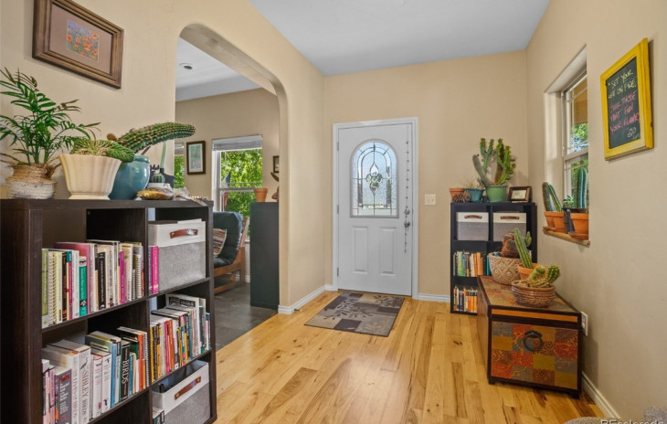 38835 Main Street Photo