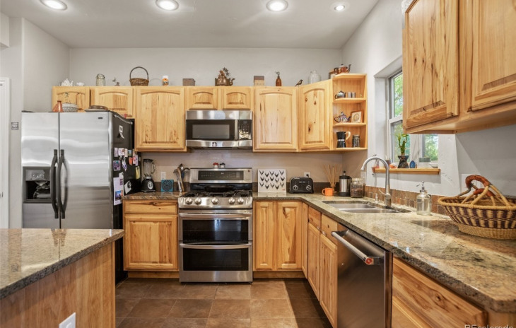 38835 Main Street Photo