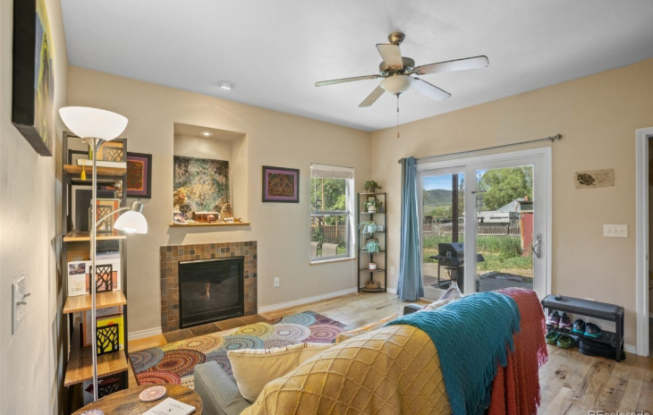 38835 Main Street Photo