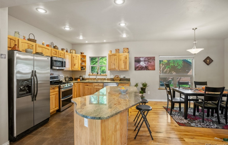38835 Main Street Photo