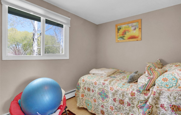 2535 Riverside Drive Photo