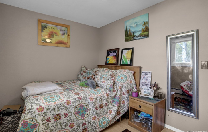 2535 Riverside Drive Photo