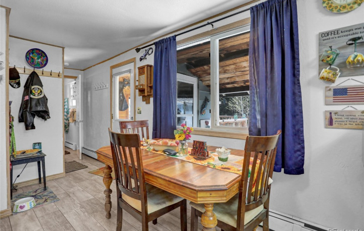 2535 Riverside Drive Photo