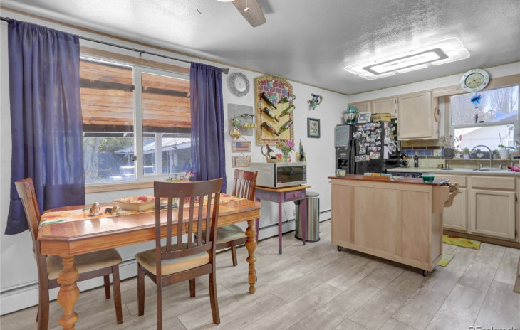 2535 Riverside Drive Photo