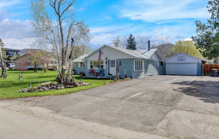 2535 Riverside Drive Photo