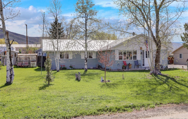 2535 Riverside Drive Photo