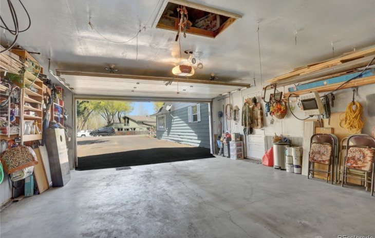 2535 Riverside Drive Photo