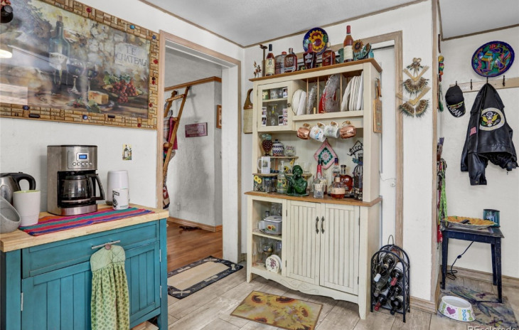 2535 Riverside Drive Photo