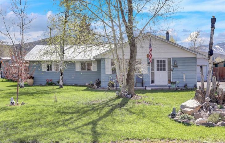 2535 Riverside Drive Photo