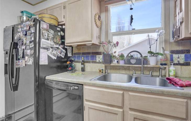 2535 Riverside Drive Photo