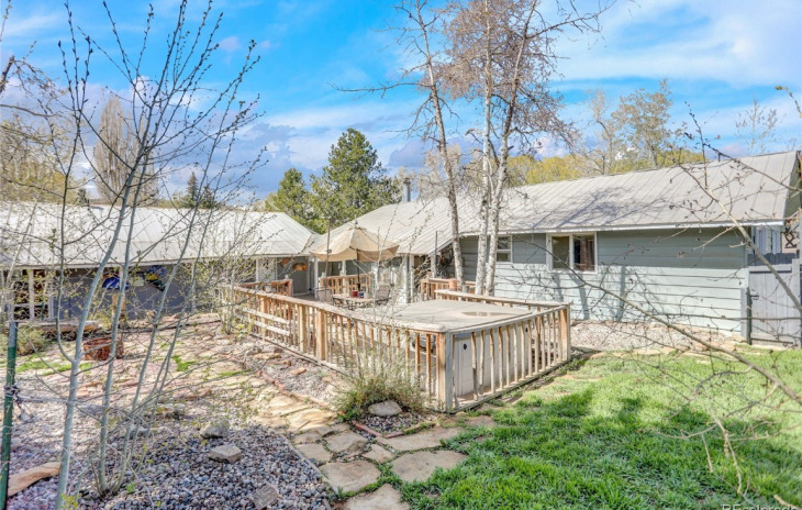 2535 Riverside Drive Photo