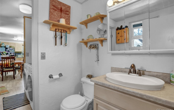 2535 Riverside Drive Photo