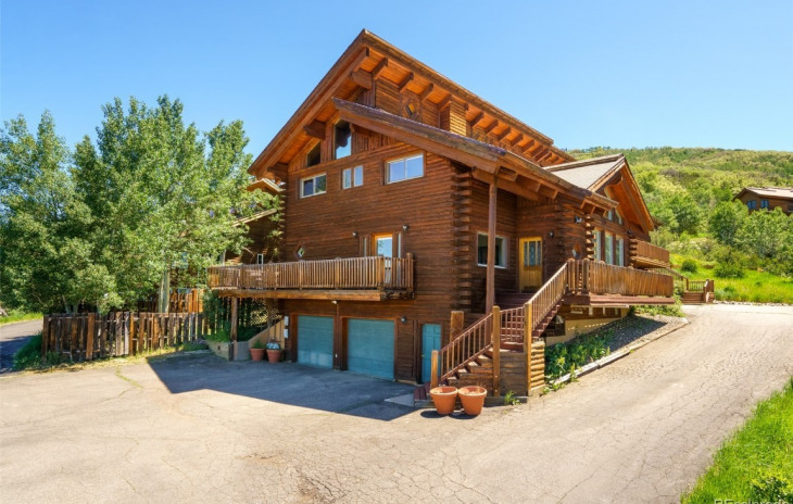 2710 Longthong Court Photo