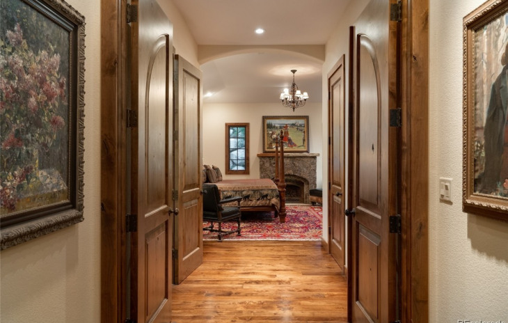 952 Steamboat Boulevard Photo