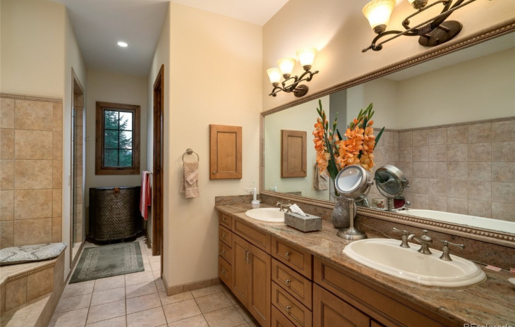 952 Steamboat Boulevard Photo