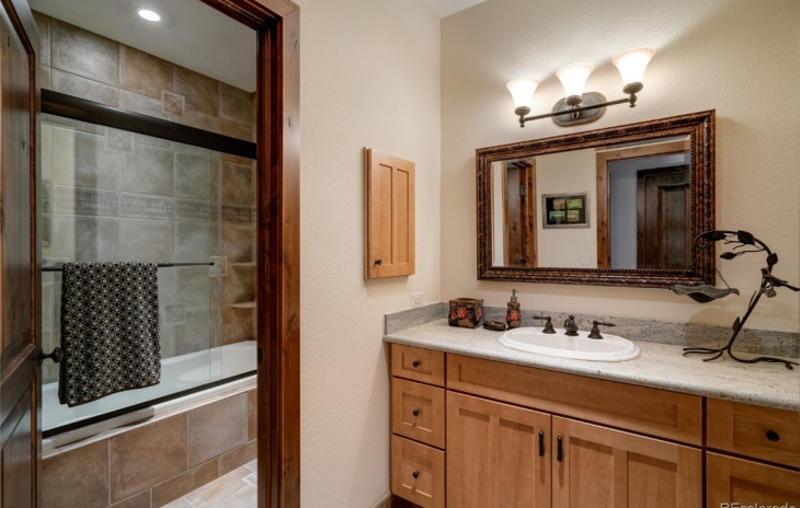 952 Steamboat Boulevard Photo