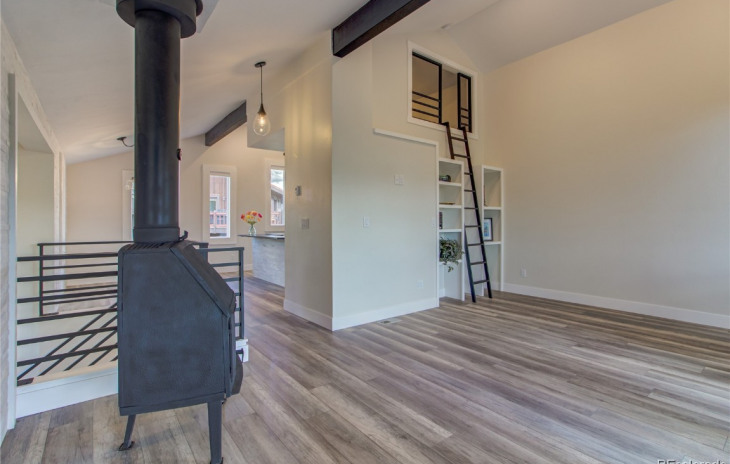 496 Tamarack Drive Photo