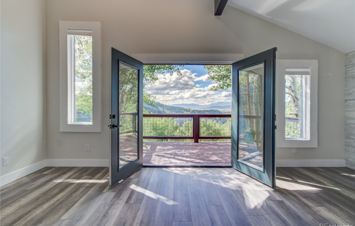 496 Tamarack Drive Photo