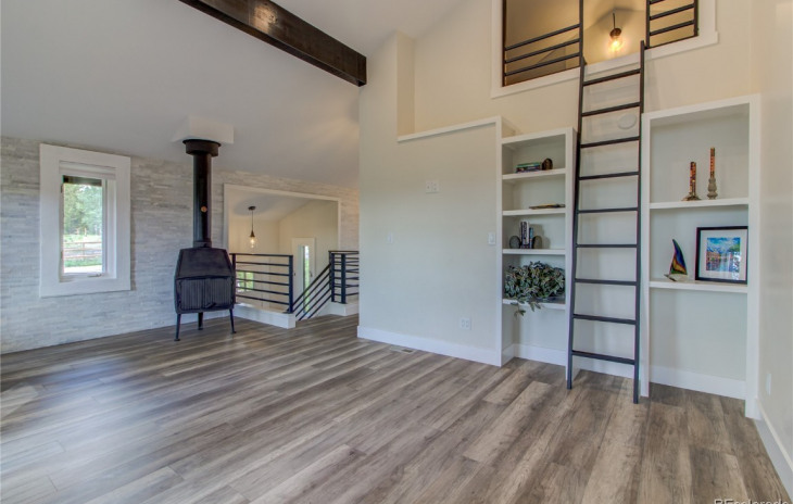 496 Tamarack Drive Photo
