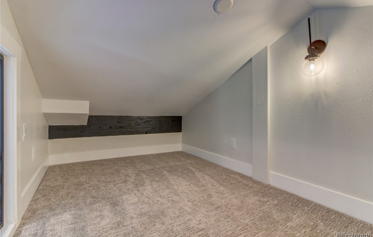 496 Tamarack Drive Photo