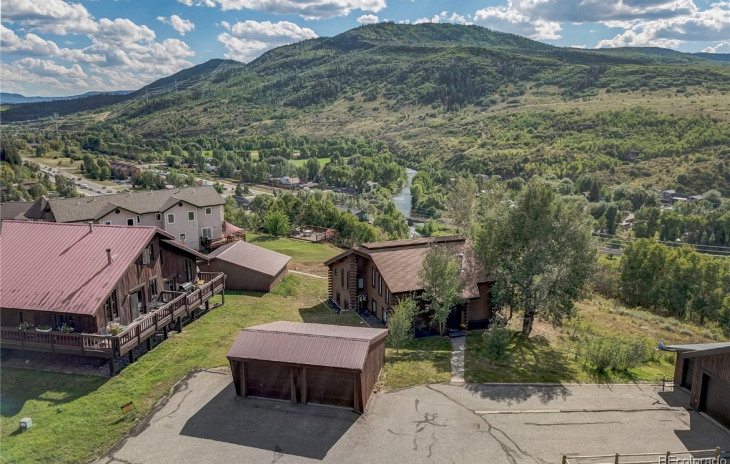 496 Tamarack Drive Photo