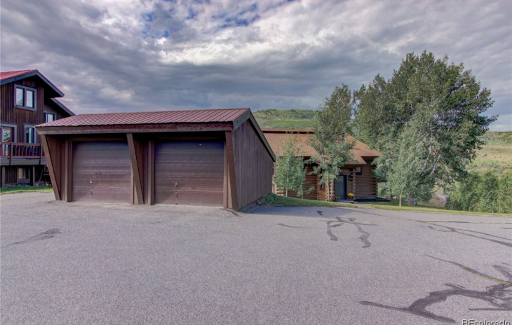 496 Tamarack Drive Photo
