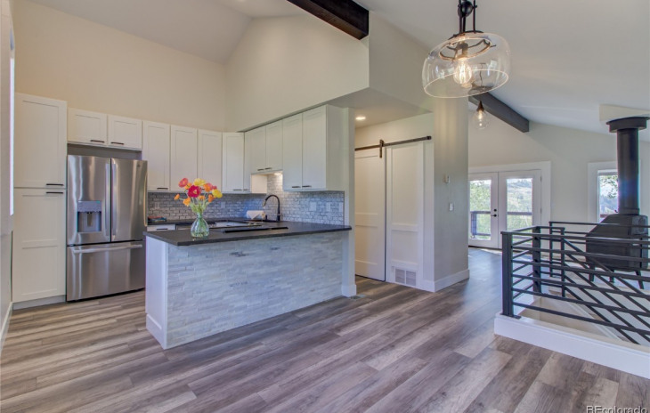 496 Tamarack Drive Photo