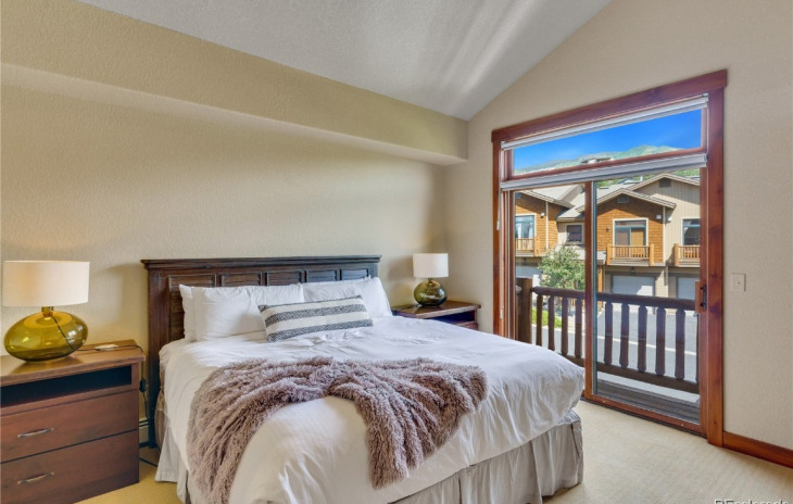 1587 Moraine Circle Photo