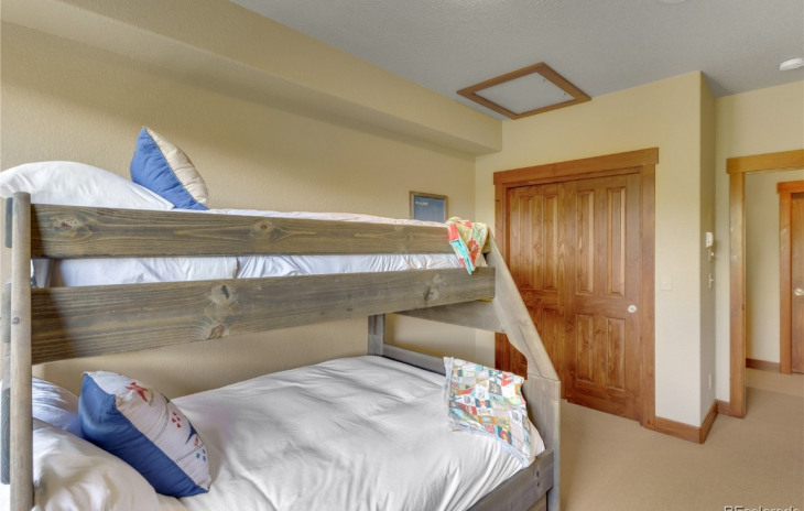 1587 Moraine Circle Photo