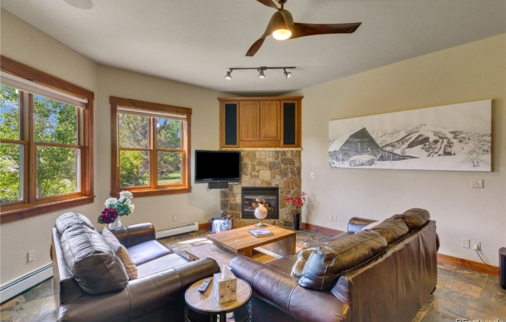 1587 Moraine Circle Photo