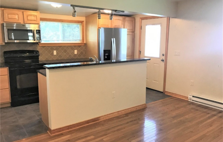 211 W Main Street Photo