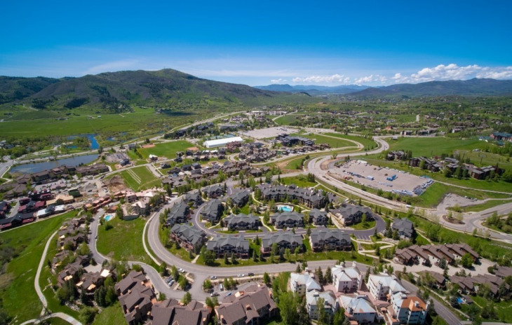 1463 Flattop Circle Photo