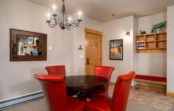 1463 Flattop Circle Photo