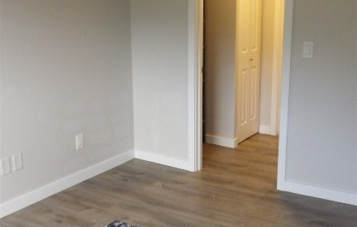 1565 Shadow Run Frontage Photo