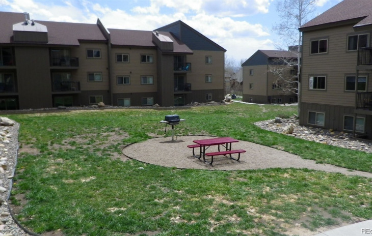 1565 Shadow Run Frontage Photo