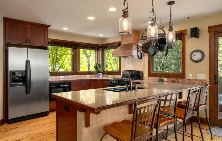 215 Huckleberry Lane Photo