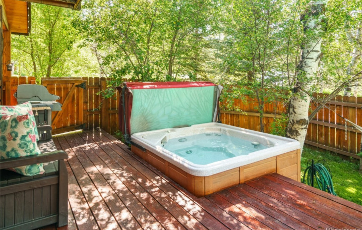 215 Huckleberry Lane Photo
