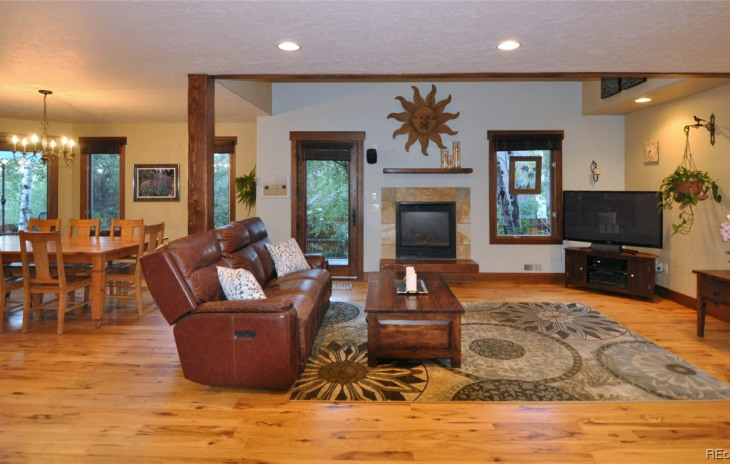 215 Huckleberry Lane Photo