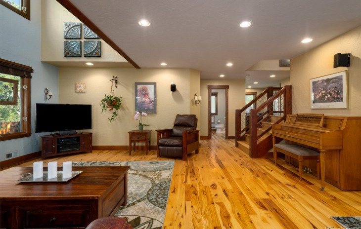 215 Huckleberry Lane Photo